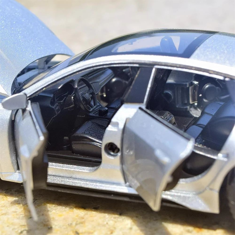Audi 2024 RS7 فضي 1:32 – نموذج عرض معدني مصبوب
