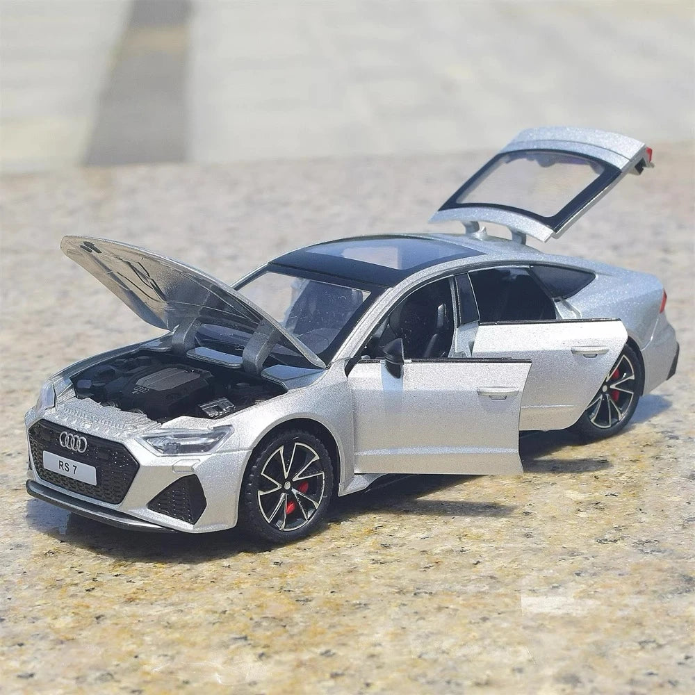 Audi 2024 RS7 فضي 1:32 – نموذج عرض معدني مصبوب