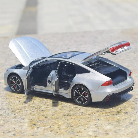 Audi 2024 RS7 prateado 1:32 – modelo de exposição em metal fundido