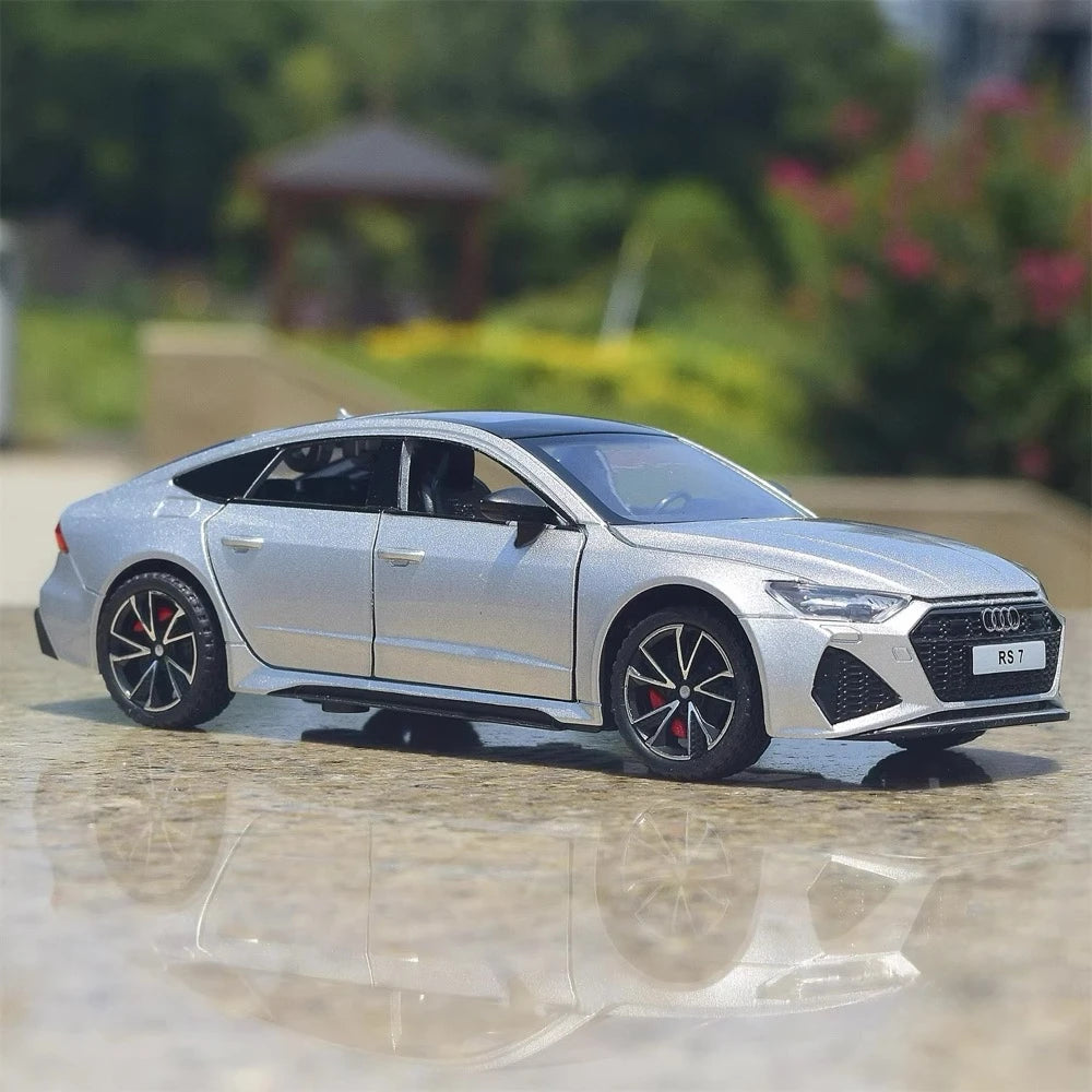 Audi 2024 RS7 فضي 1:32 – نموذج عرض معدني مصبوب
