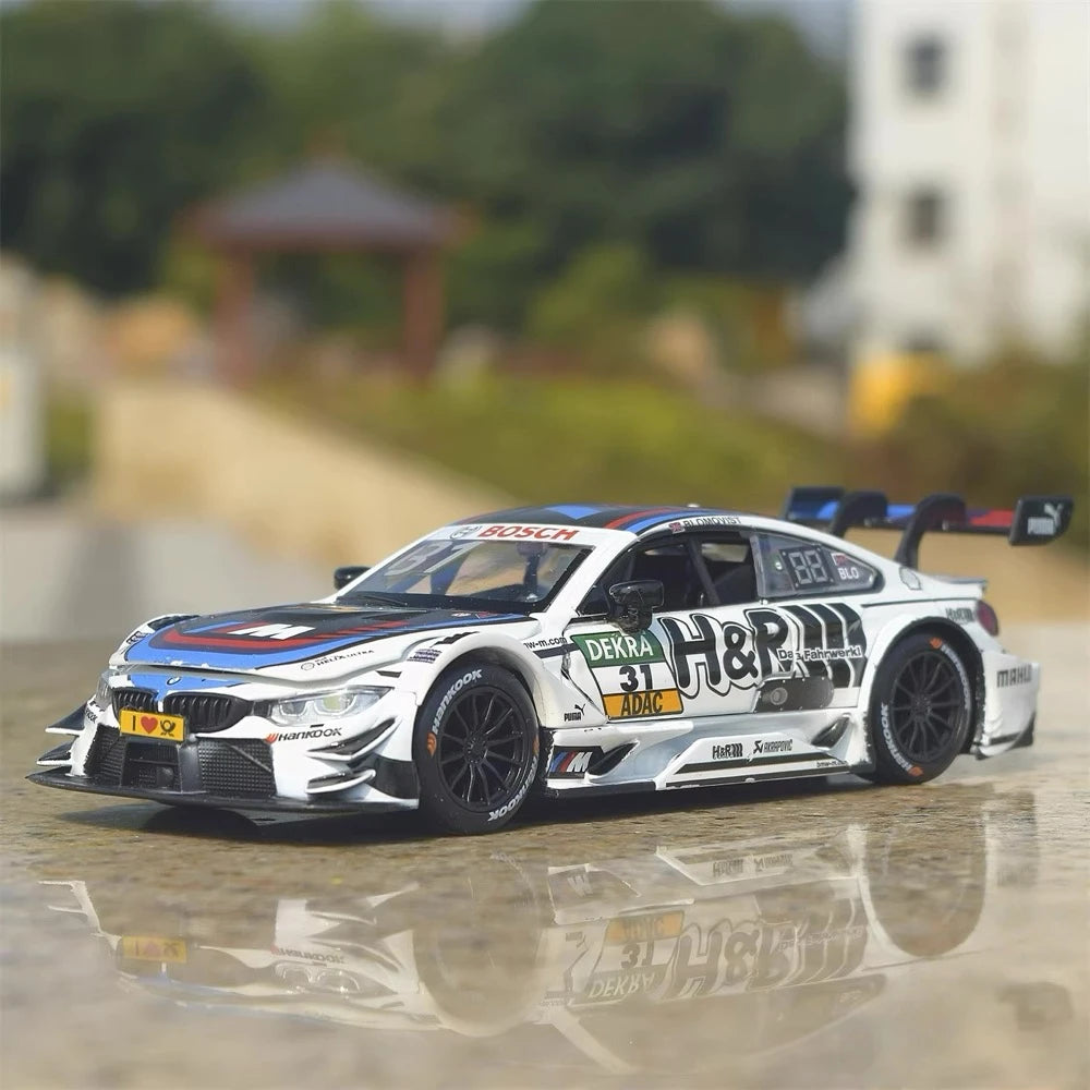 [TOY] 1:32 BMW 2017 F82 M4 DTM Hungaroring #31 Model Car Die-Cast