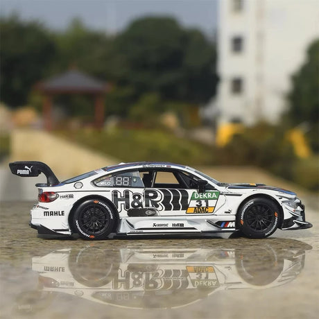 [TOY] 1:32 BMW 2017 F82 M4 DTM Hungaroring #31 Model Car Die-Cast