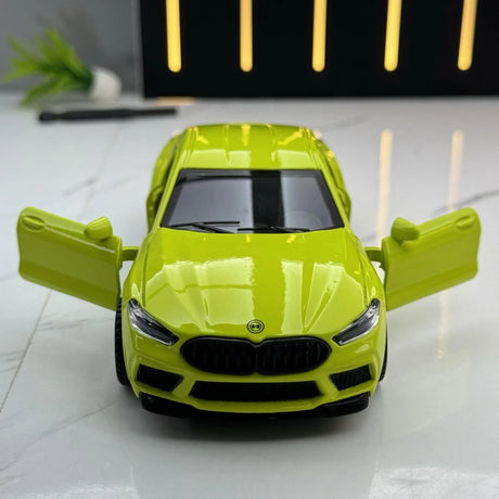 [TOY] 1:32 BMW 2017 G15 M8 Green Model Car Die-Cast