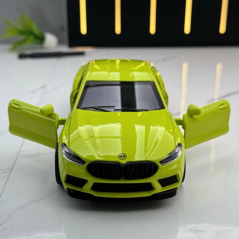 [TOY] 1:32 BMW 2017 G15 M8 Green Model Car Die-Cast