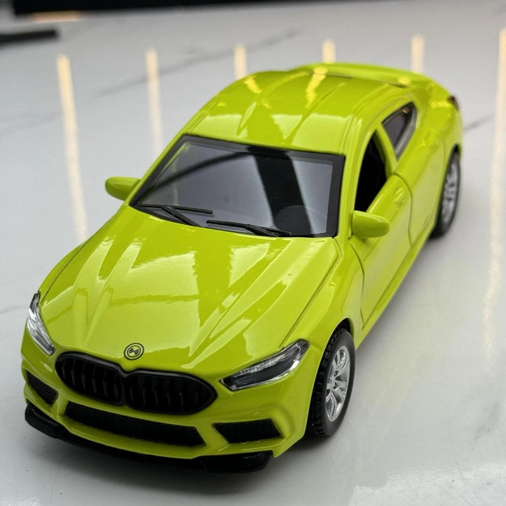 [TOY] 1:32 BMW 2017 G15 M8 Green Model Car Die-Cast