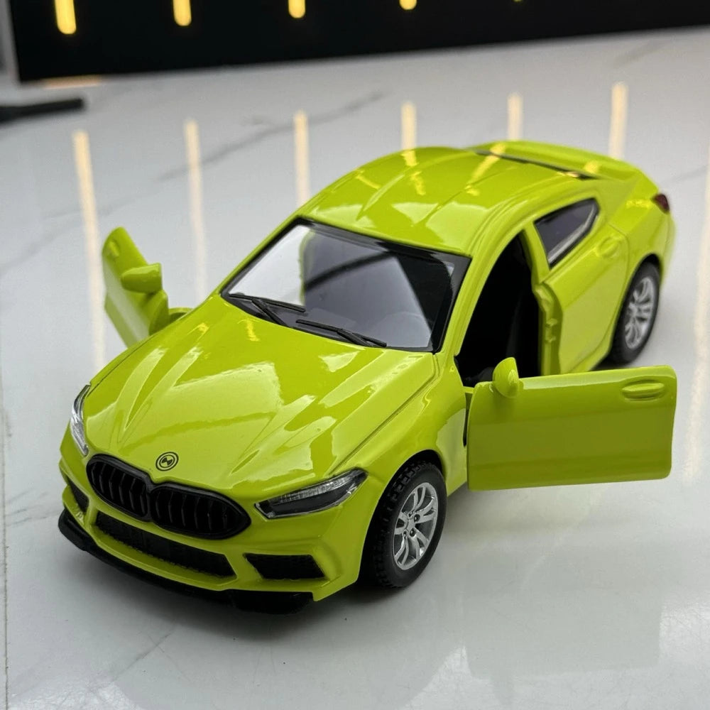 [TOY] 1:32 BMW 2017 G15 M8 Green Model Car Die-Cast
