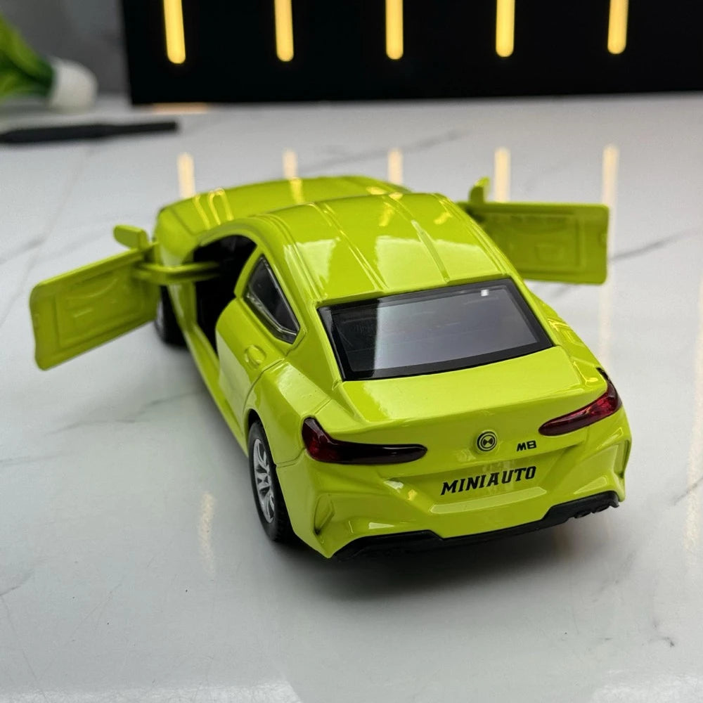 [TOY] 1:32 BMW 2017 G15 M8 Green Model Car Die-Cast