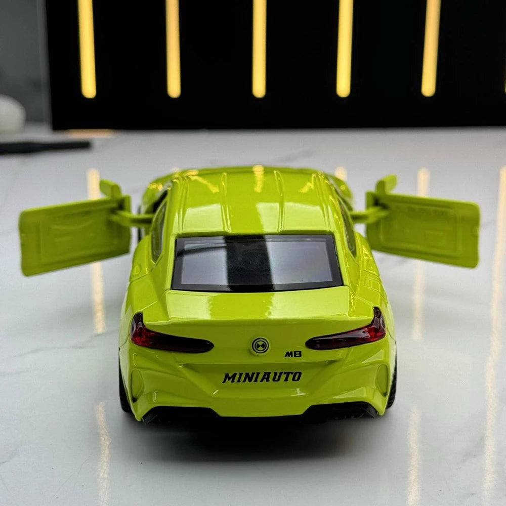[TOY] 1:32 BMW 2017 G15 M8 Green Model Car Die-Cast