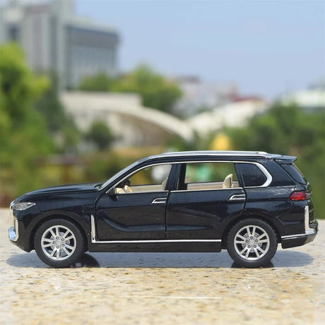 [TOY] 1:32 BMW 2019 G07 X7 svart modellbil Die-Cast