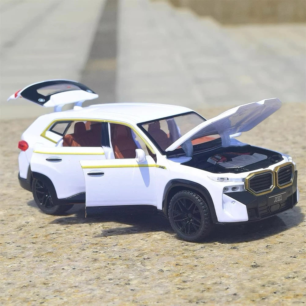 [TOY] 1:32 BMW 2022 G09 XM bianco modellino di auto Die-Cast