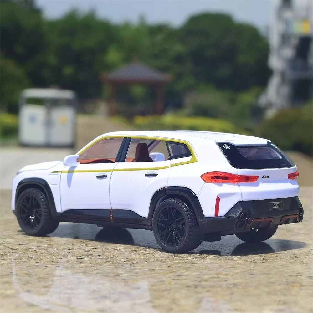 [TOY] 1:32 BMW 2022 G09 XM bianco modellino di auto Die-Cast