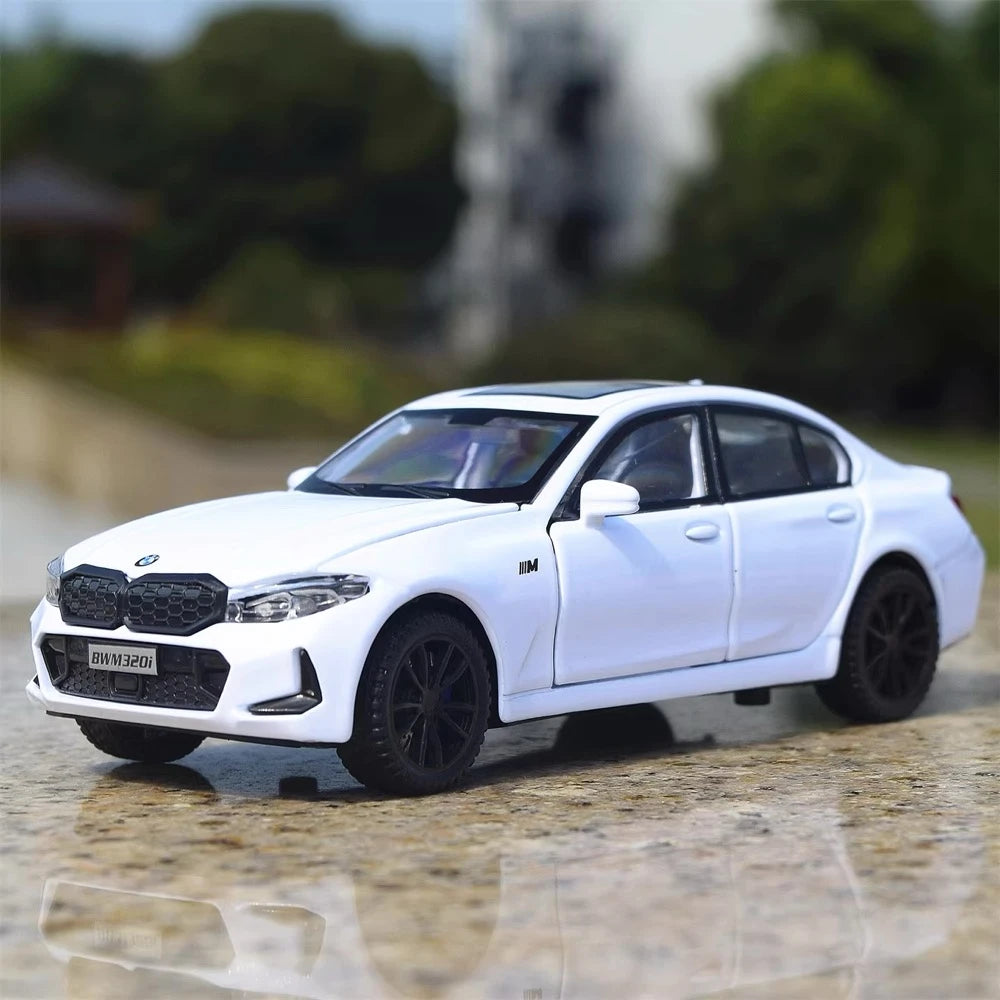 [TOY] 1:32 BMW 2024 G20 320i White Model Car Die-Cast