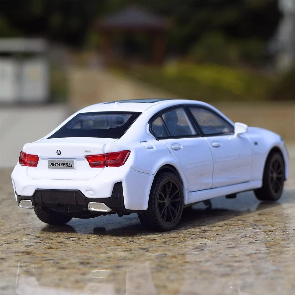 [TOY] 1:32 BMW 2024 G20 320i White Model Car Die-Cast