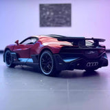 [TOY] 1:32 Bugatti 2019 Divo röd modellbil Die-Cast
