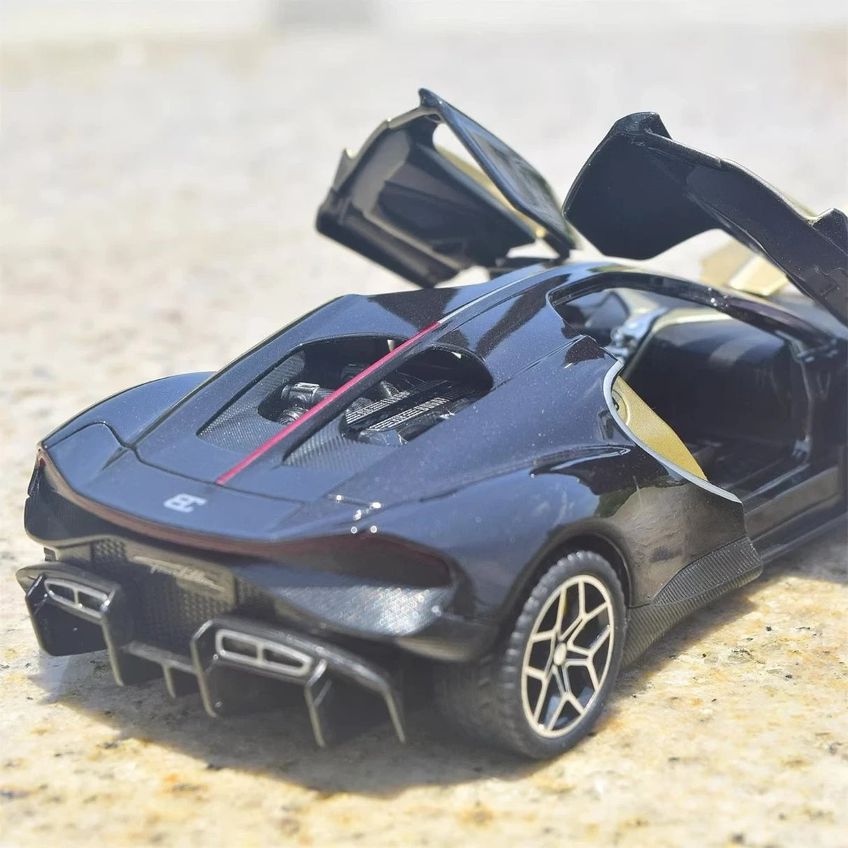 [TOY] 1:32 Bugatti 2024 Tourbillon guld modellbil Die-Cast