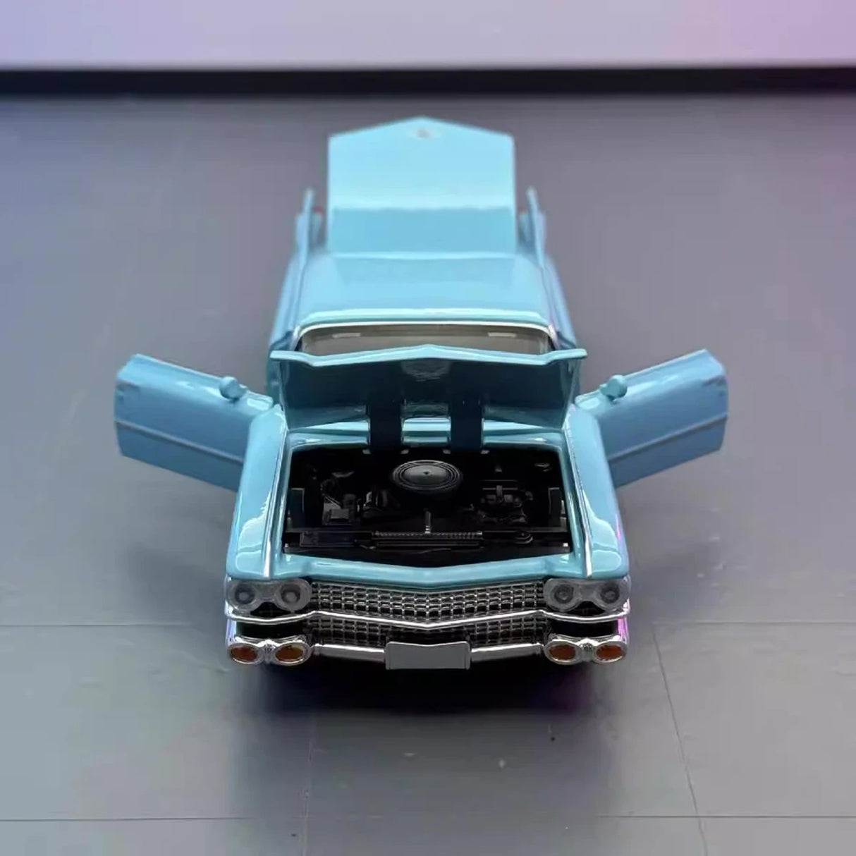 Cadillac 1959 Seria 62 Eldorado Biarritz Blue 1:32 – model wyświetlacza odlewany