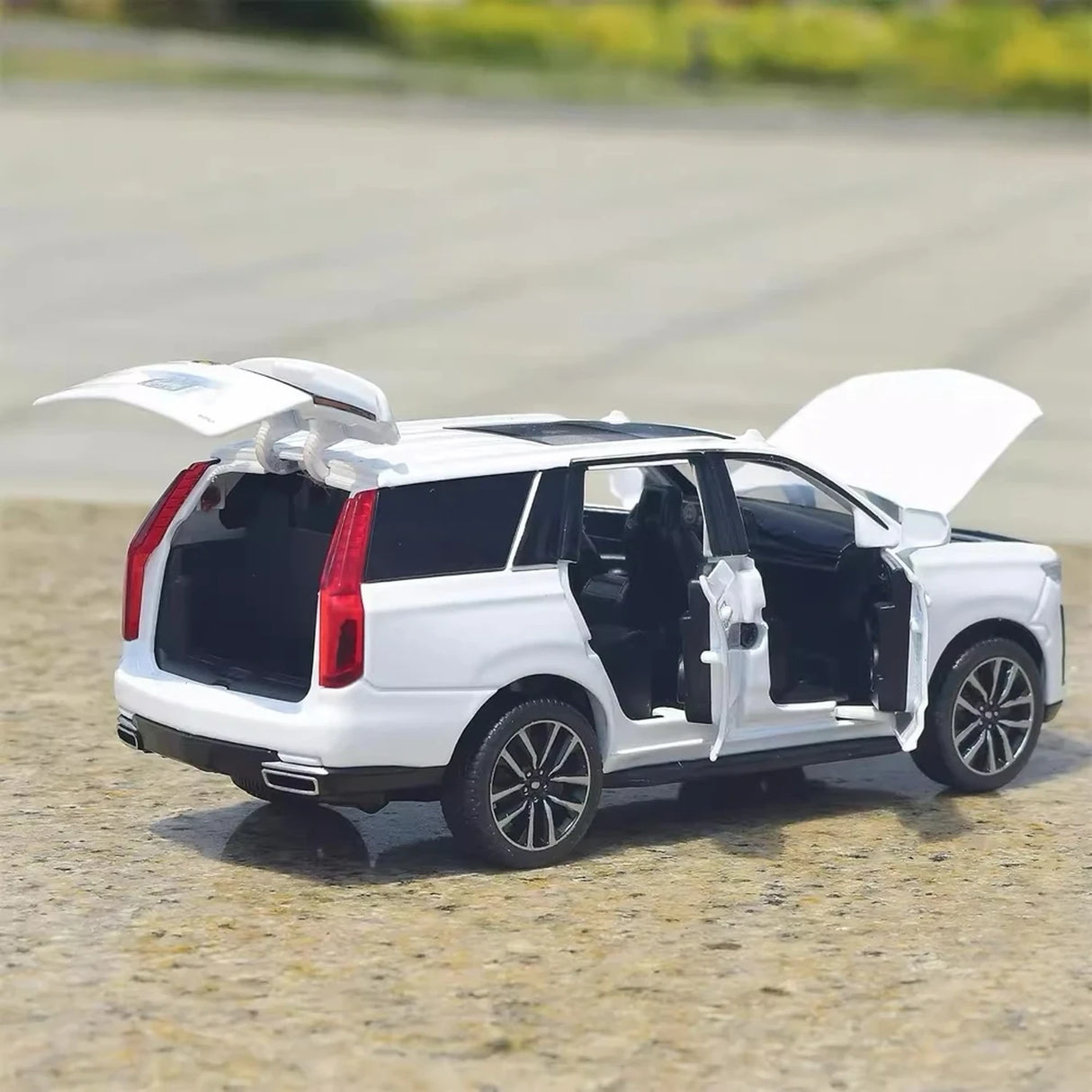 Cadillac 2021 Escalade White 1:32 – Diecast Display Model Die-Cast