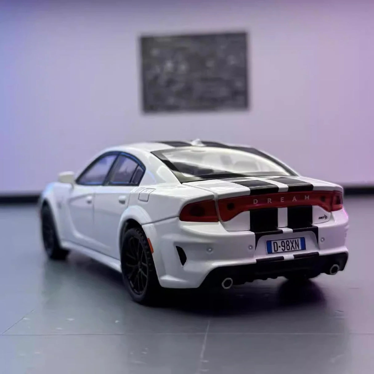 [TOY] 1:32 Dodge 2020 Charger SRT Hellcat vit modellbil Die-Cast