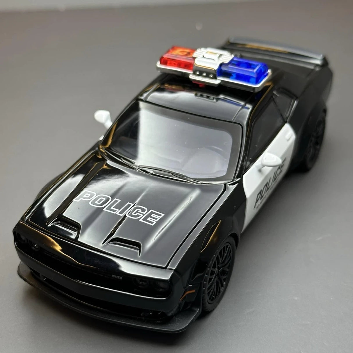 [TOY] 1:32 Dodge 2021 SRT Hellcat Police modellbil Die-Cast