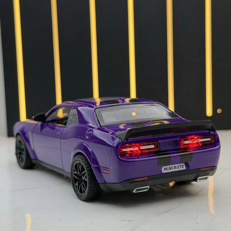 [TOY] 1:32 Dodge 2021 SRT Hellcat lila modellbil Die-Cast