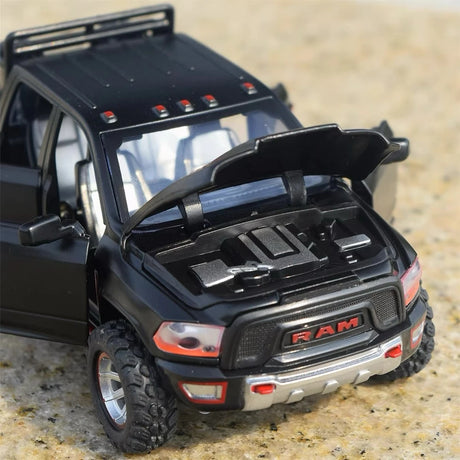 [TOY] 1:32 Dodge RAM 2023 TRX svart modellbil Die-Cast