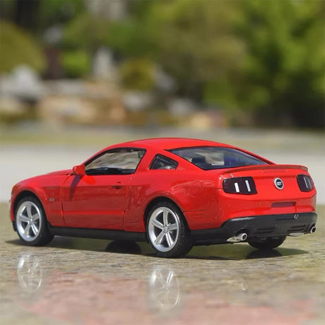 [TOY] 1:32 Ford 2011 Mustang GT röd modellbil Die-Cast