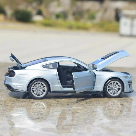 [TOY] 1:32 Ford 2020 Mustang Shelby GT500 silver modellbil Die-Cast