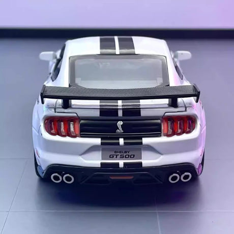 [TOY] 1:32 Ford 2020 Mustang Shelby GT500 vit modellbil Die-Cast