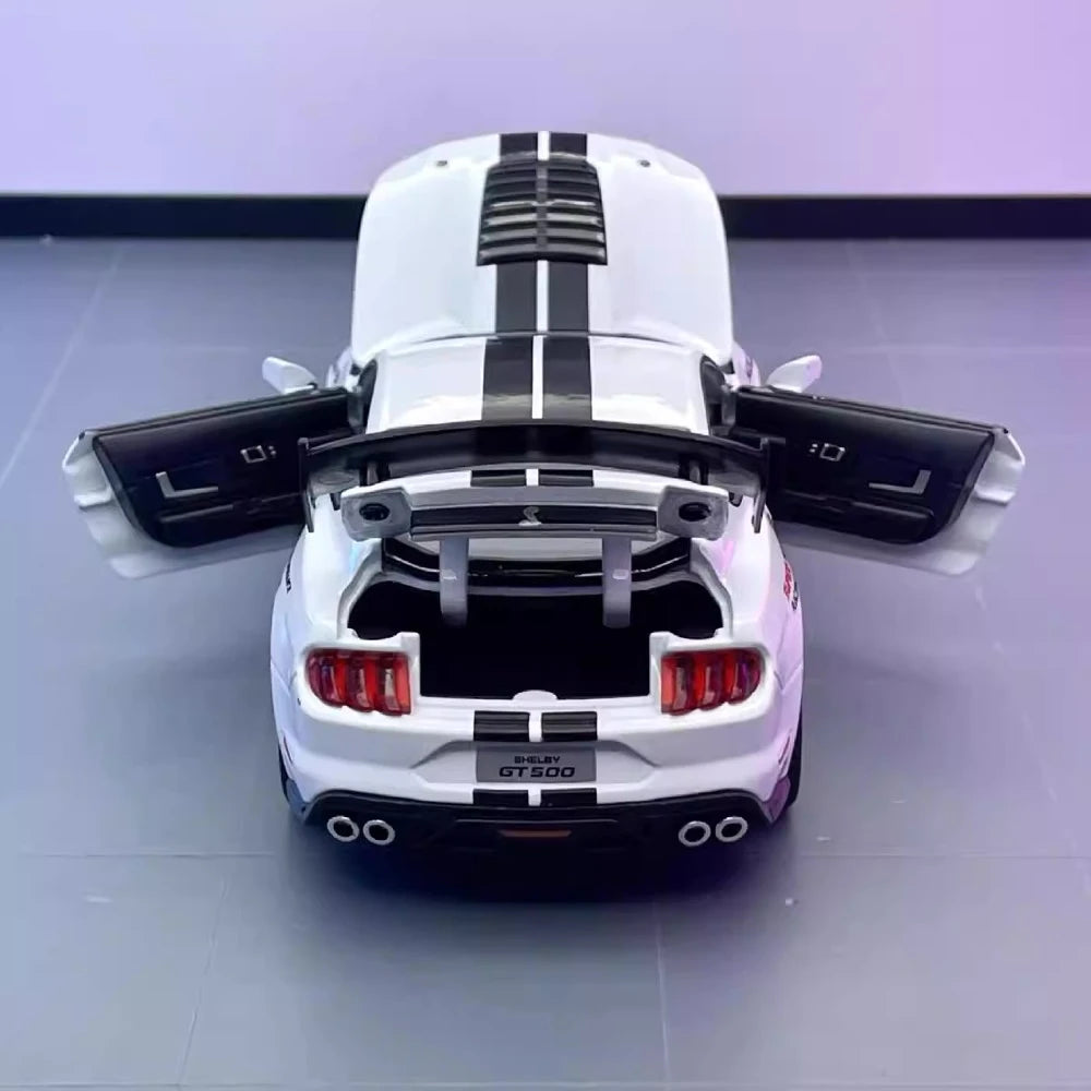 [TOY] 1:32 Ford 2020 Mustang Shelby GT500 vit modellbil Die-Cast