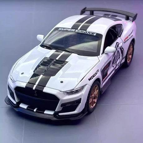 [TOY] 1:32 Ford 2020 Mustang Shelby GT500 vit modellbil Die-Cast