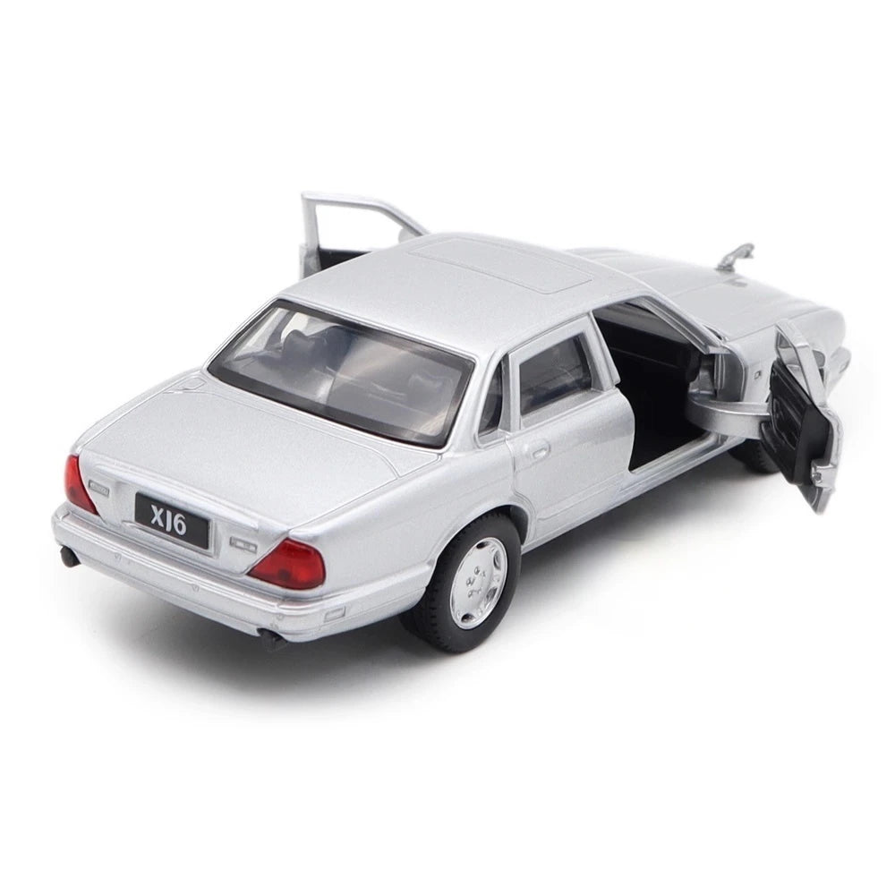 [TOY] 1:36 Jaguar 1990 XJ6 Silver Model Car Die-Cast