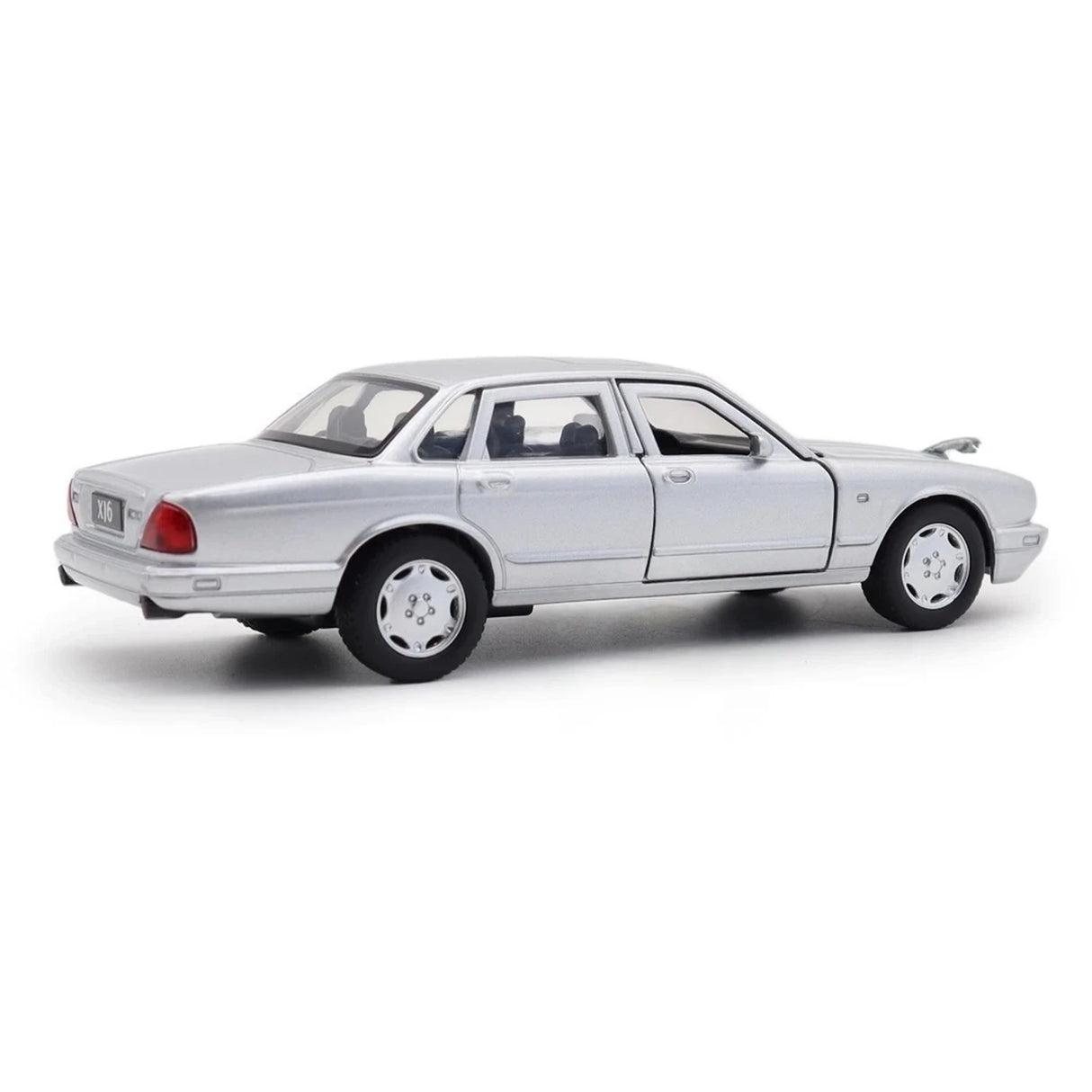 Jaguar 1990 XJ6 Silver 1:36 – Diecast Display Model Die-Cast
