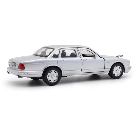 [TOY] 1:36 Jaguar 1990 XJ6 silver modellbil Die-Cast