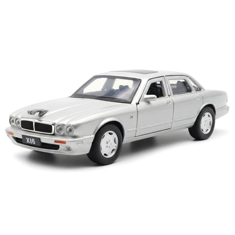 [TOY] 1:36 Jaguar 1990 XJ6 silver modellbil Die-Cast