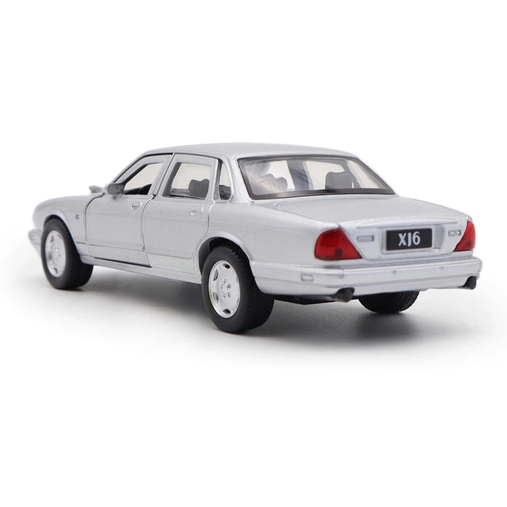 [TOY] 1:36 Jaguar 1990 XJ6 Silver Model Car Die-Cast