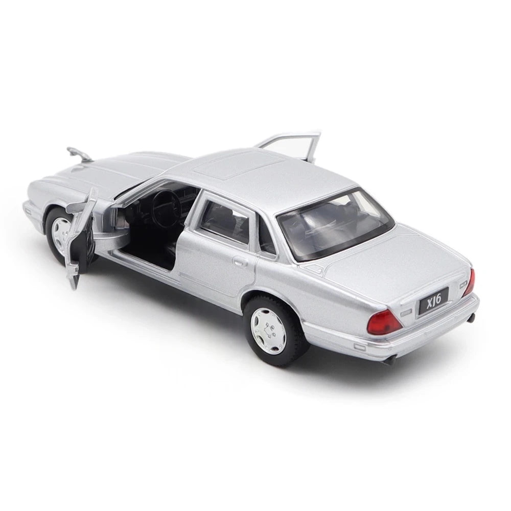 [TOY] 1:36 Jaguar 1990 XJ6 Silver Model Car Die-Cast