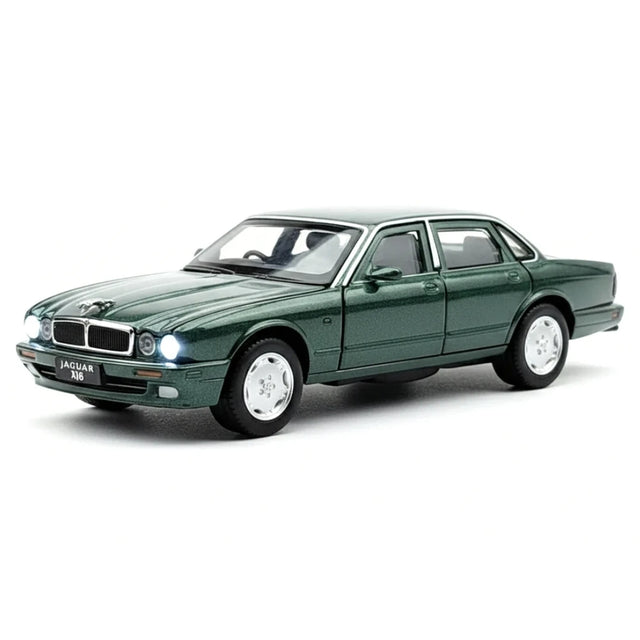 [TOY] 1:32 Jaguar 1991 XJ6 grön modellbil Die-Cast