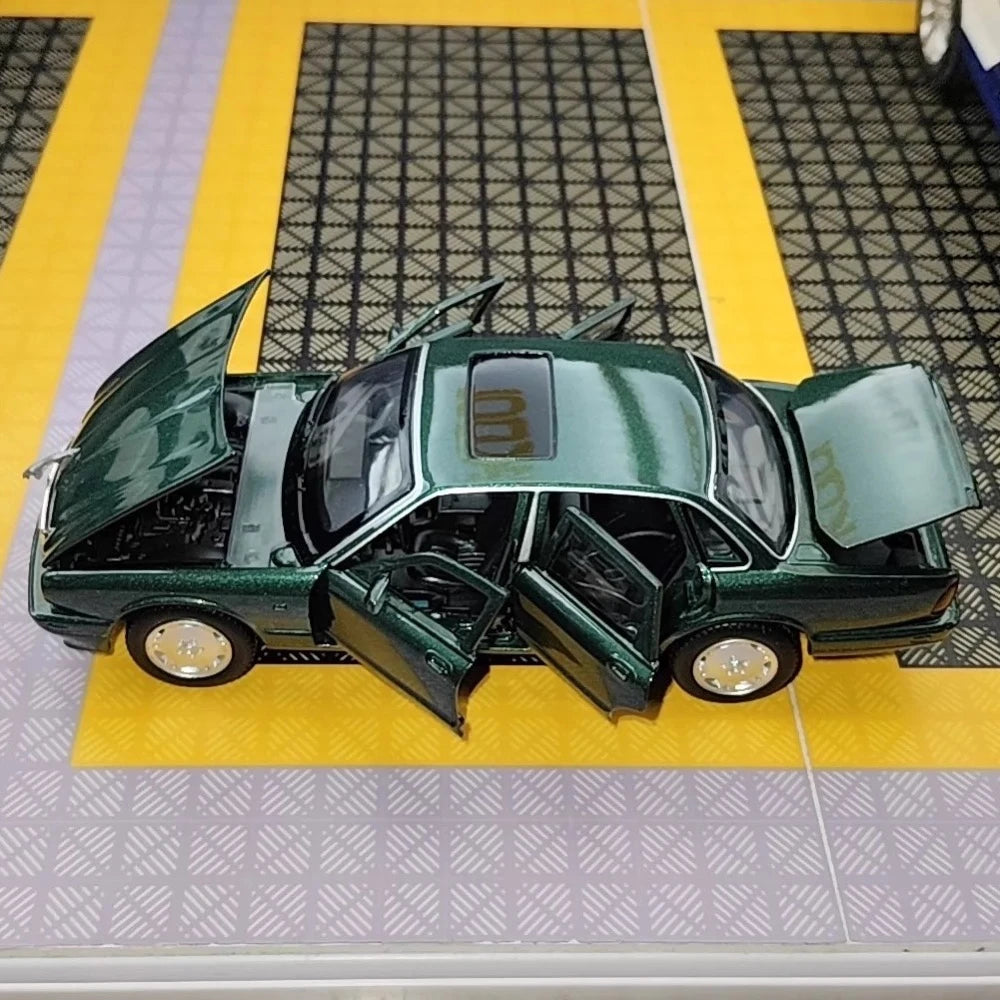 [TOY] 1:32 Jaguar 1991 XJ6 Green Model Car Die-Cast