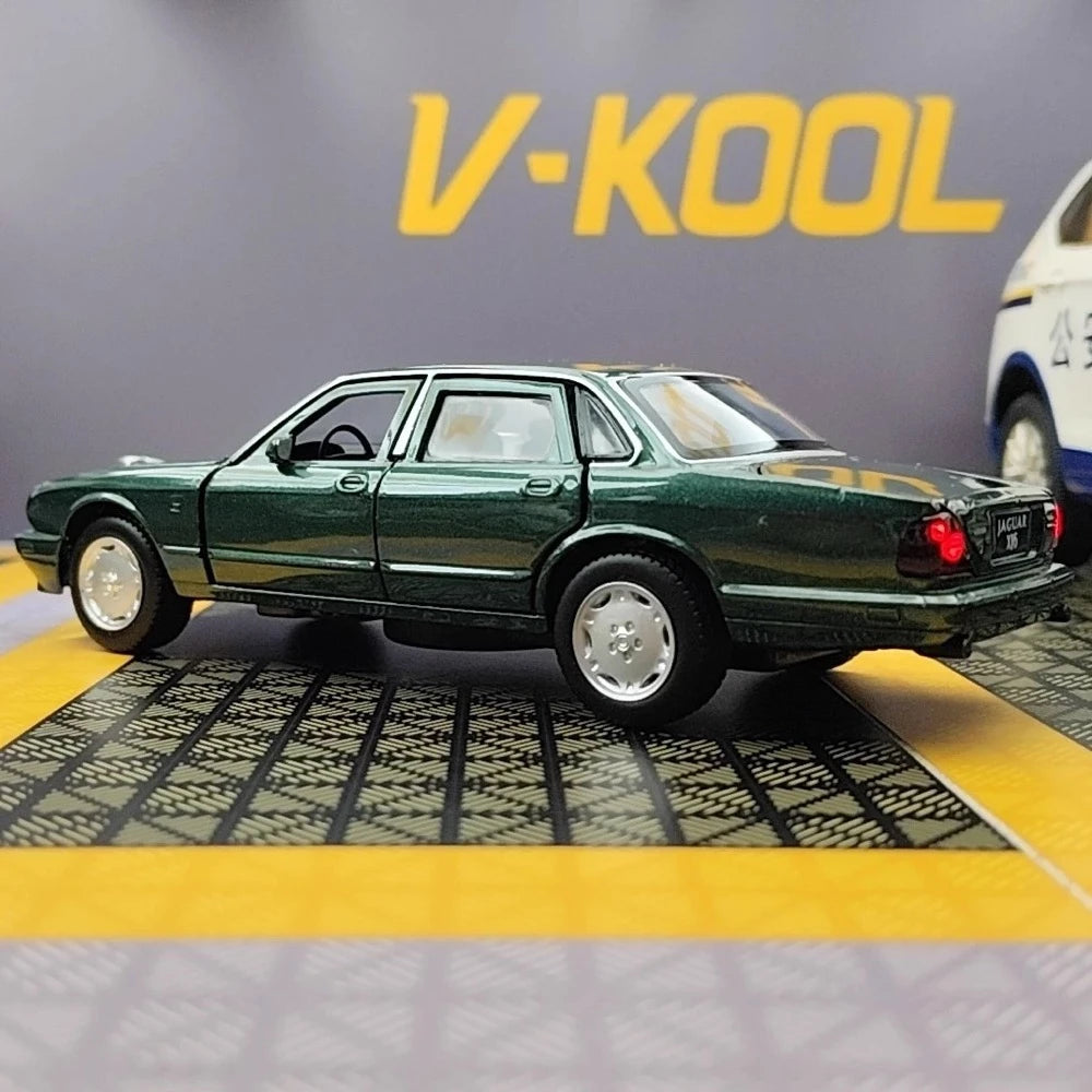 [TOY] 1:32 Jaguar 1991 XJ6 Green Model Car Die-Cast