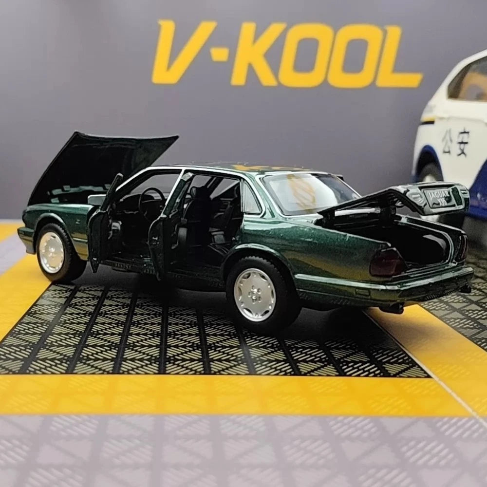 [TOY] 1:32 Jaguar 1991 XJ6 Green Model Car Die-Cast
