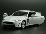 Jaguar 2010 XKR White 1:32 – model wyświetlacza odlewany z odlewu