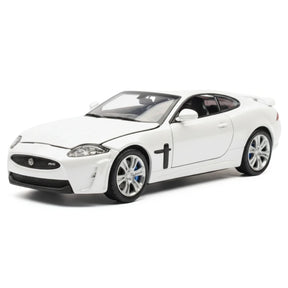 Jaguar 2010 XKR White 1:32 – model wyświetlacza odlewany z odlewu