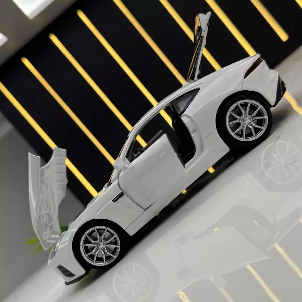 [TOY] 1:32 Jaguar 2017 F-Type R-Dynamic White Model Car Die-Cast