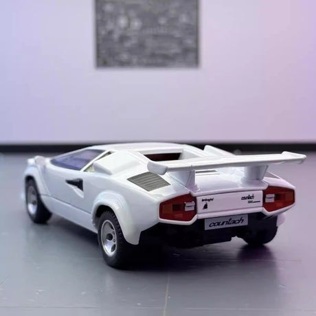 [TOY] 1:32 Lamborghini 1982 Countach LP500S vit modellbil Die-Cast
