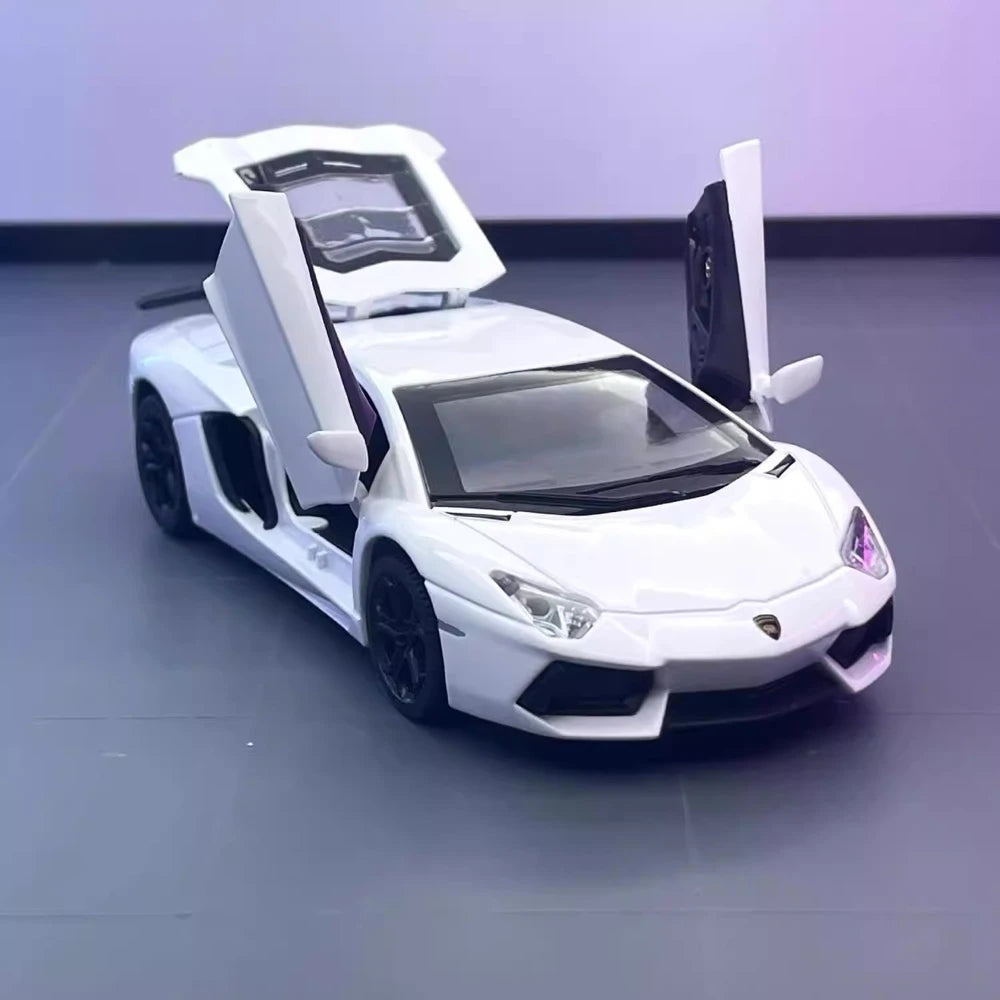 [TOY] 1:32 Lamborghini 2011 Aventador LP700-4 White Model Car Die-Cast