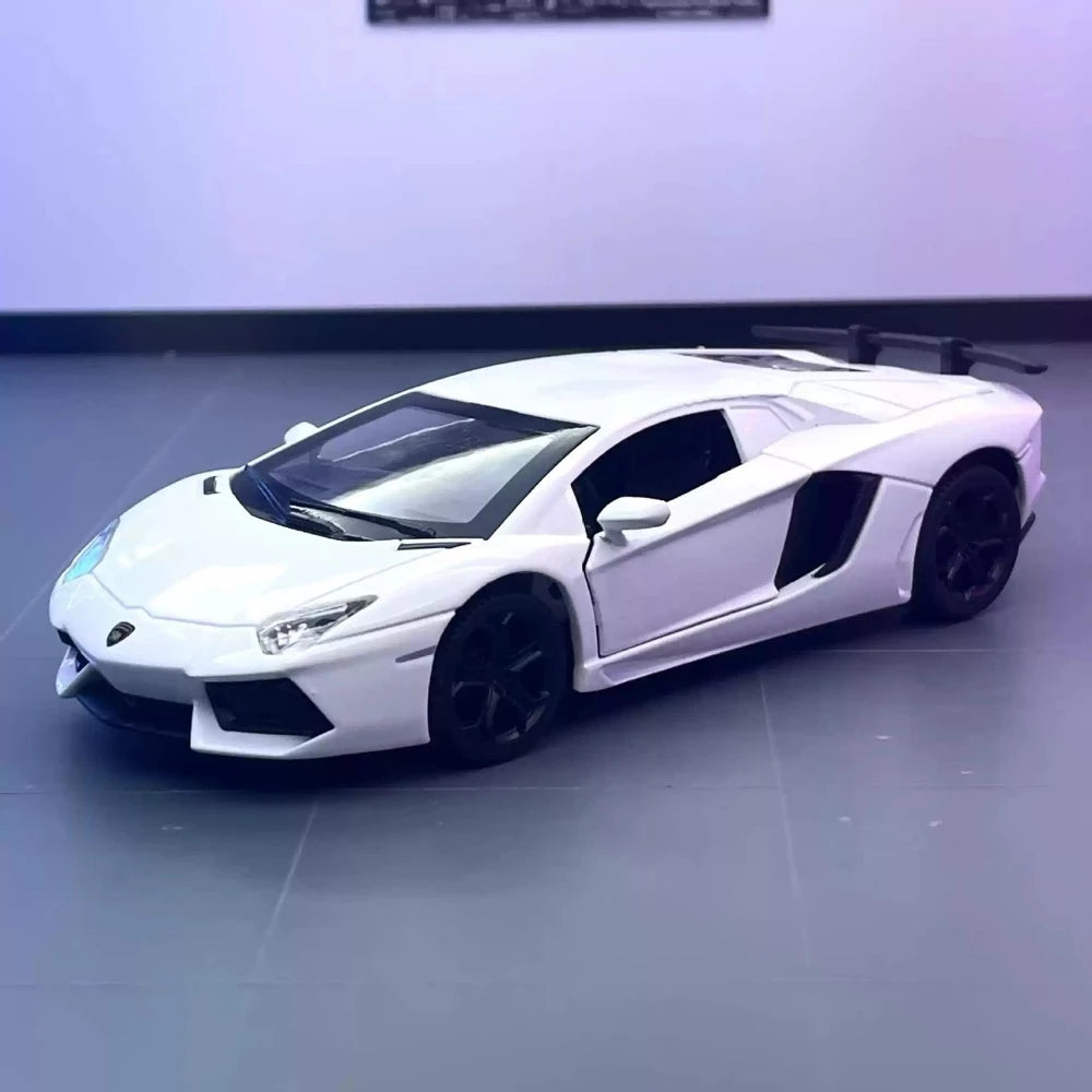 [TOY] 1:32 Lamborghini 2011 Aventador LP700-4 White Model Car Die-Cast