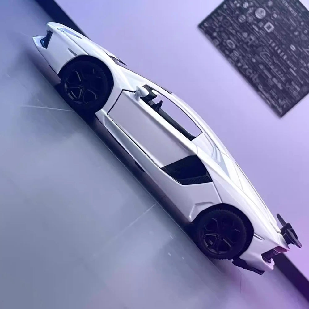 [TOY] 1:32 Lamborghini 2011 Aventador LP700-4 White Model Car Die-Cast
