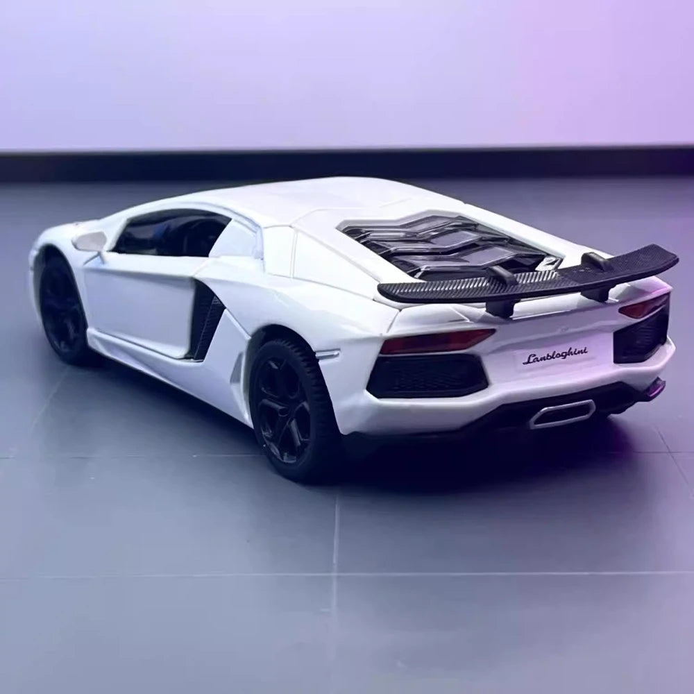 [TOY] 1:32 Lamborghini 2011 Aventador LP700-4 White Model Car Die-Cast
