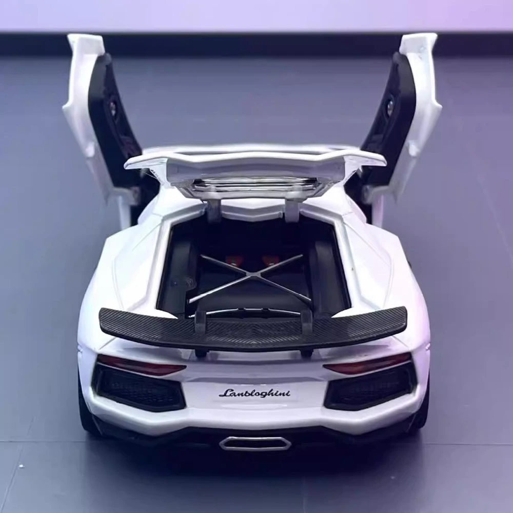 [TOY] 1:32 Lamborghini 2011 Aventador LP700-4 White Model Car Die-Cast