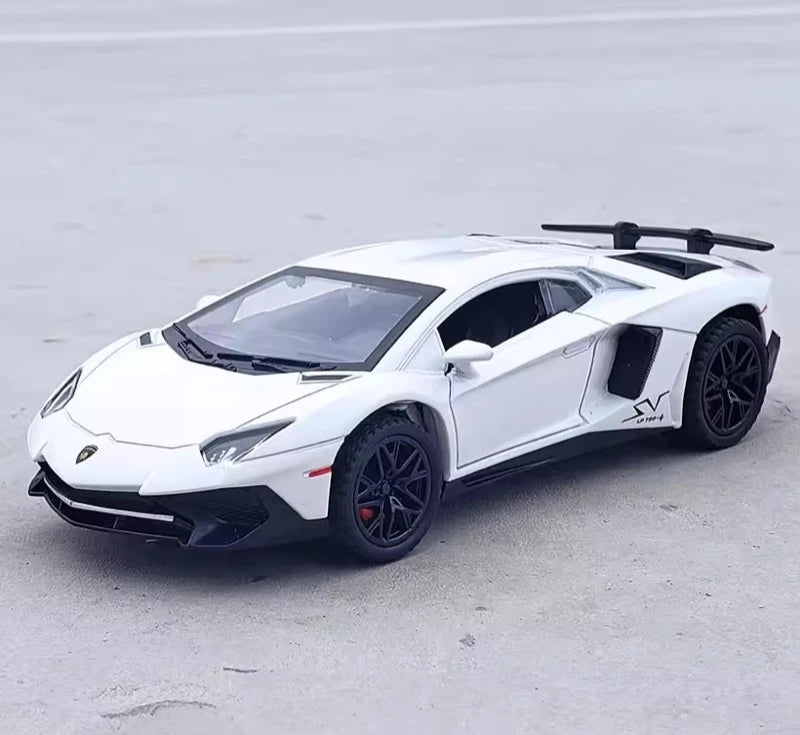 [TOY] 1:32 Lamborghini 2016 Aventador LP750-4 SV SuperVeloce White Model Car Die-Cast